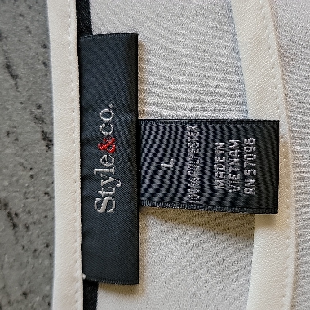 STYLE & CO Drop Shoulder Scoop Neck Floral Print Top Black and Off White sz L - Picture 8 of 9